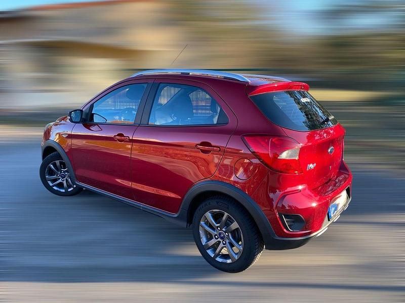 Gebraucht Ford Ka Active 86 PS (63 kW) 2019 Rot Limousine