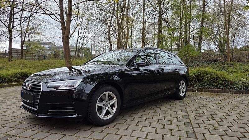 Second-hand Audi A4 Design 150 CP (110 kW) 2018 Negru Break