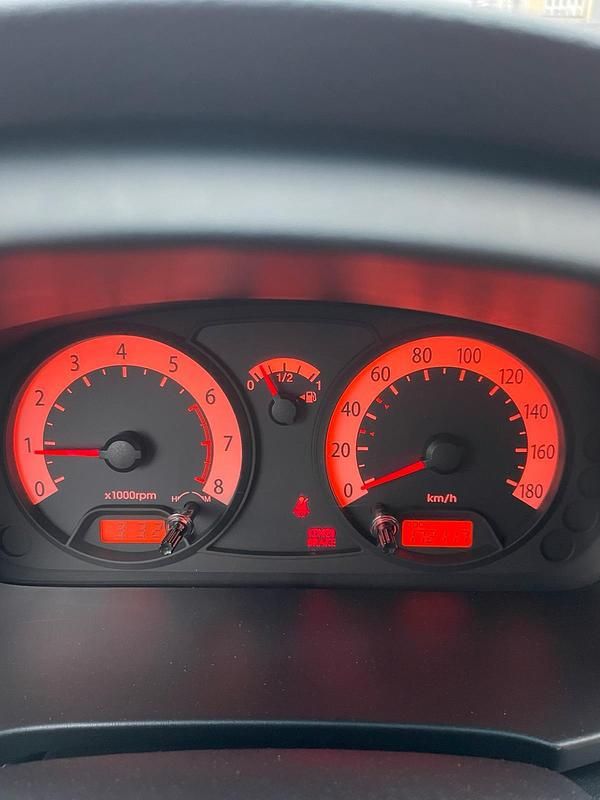 Gebraucht Kia Ceed 64 PS (47 kW) 2008 Silber Kleinwagen