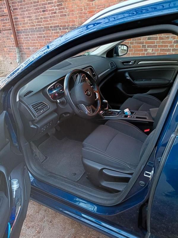 Gebraucht Renault Megane E-Tech Zen 158 PS (116 kW) 2021 Blau Kombi