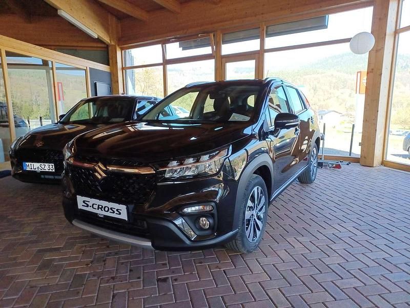Black met Neu 2025 Suzuki SX4 S-Cross Comfort+ SUV | 29.990 € (Fairer Preis) - Bild 1/4