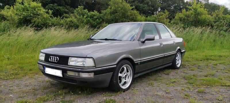 Grau Gebraucht 1990 Audi 90 Performance Limousine | 8.250 € - Bild 1/4