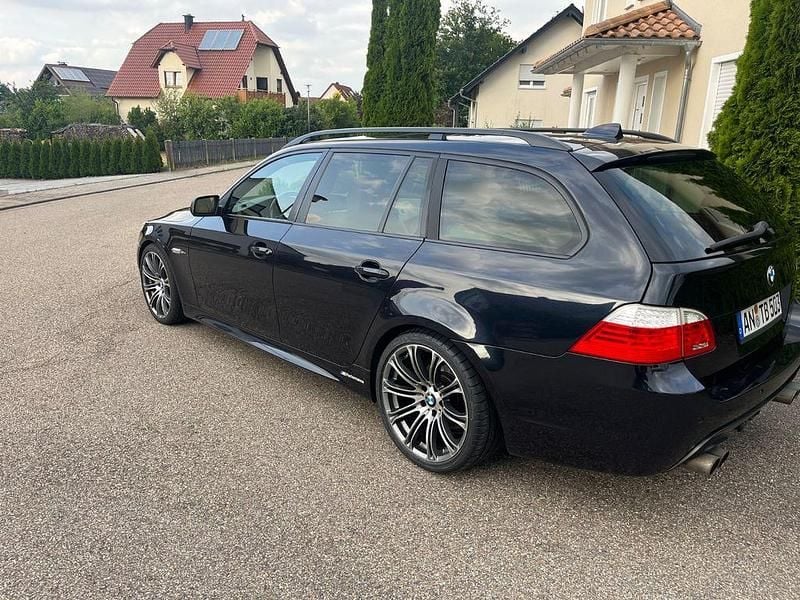 Gebraucht BMW 530 M Sport 218 PS (160 kW) 2004 Schwarz Kombi