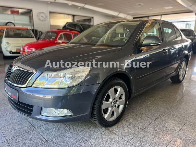 Gebraucht Skoda Octavia Elegance 160 PS (117 kW) 2012 Grau Limousine
