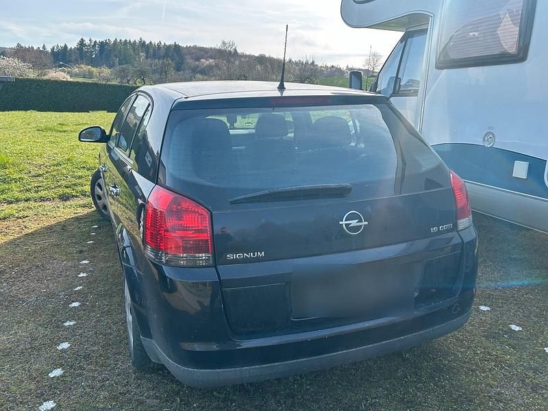 Gebraucht Opel Signum 150 PS (110 kW) 2005 Schwarz Kleinwagen