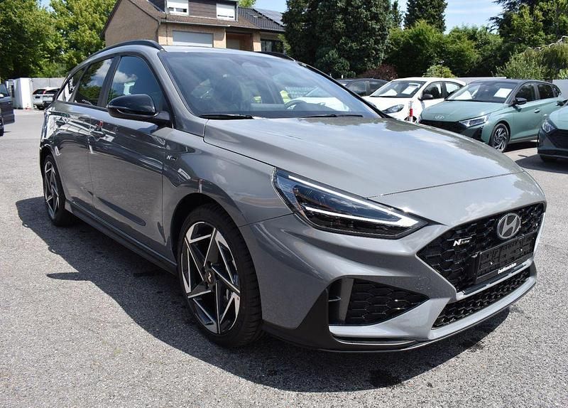 Neu Hyundai i30 N Line 140 PS (102 kW) 2025 Grau Kombi
