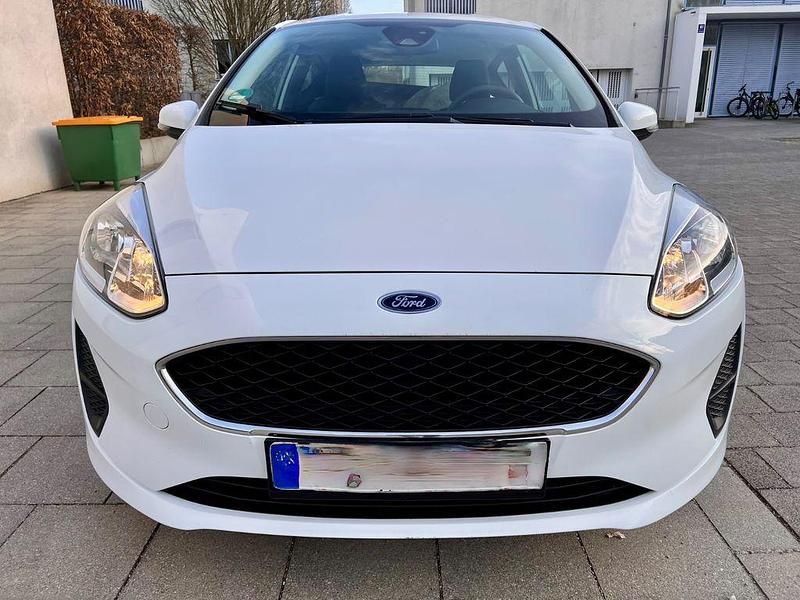 Gebraucht Ford Fiesta 71 PS (52 kW) 2017 Weiß Kleinwagen