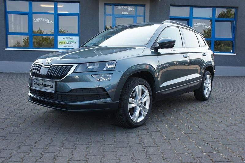 Grau Gebraucht 2019 Skoda Karoq Style SUV | 20.200 € (Fairer Preis) - Bild 1/4