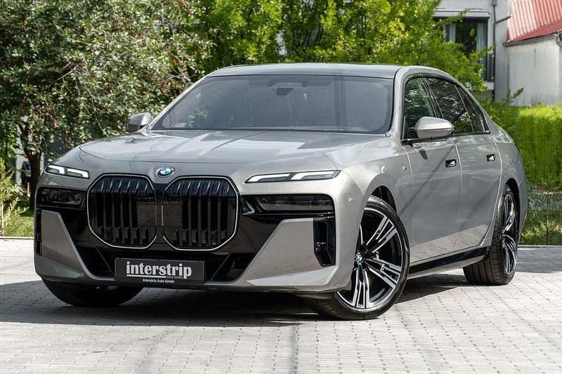 Grau Gebraucht 2025 BMW 740 M Sport Limousine | 102.990 € (Guter Preis) - Bild 1/4