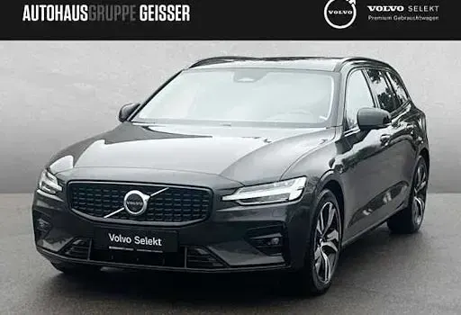 Gebraucht Volvo V60 Plus 197 PS (144 kW) 2025 Platinum grau Kombi