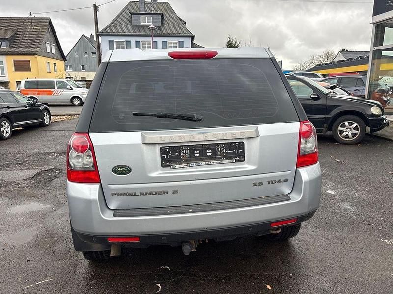 Gebraucht Land Rover Freelander 2 152 PS (111 kW) 2010 Zermatt silver SUV