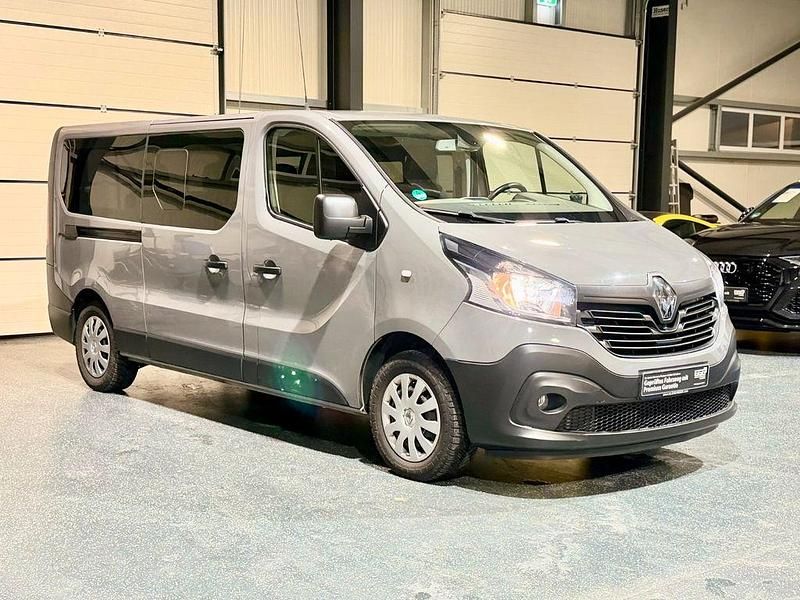 Gebraucht Renault Trafic Expression 125 PS (91 kW) 2017 Grau Van / Kleinbus