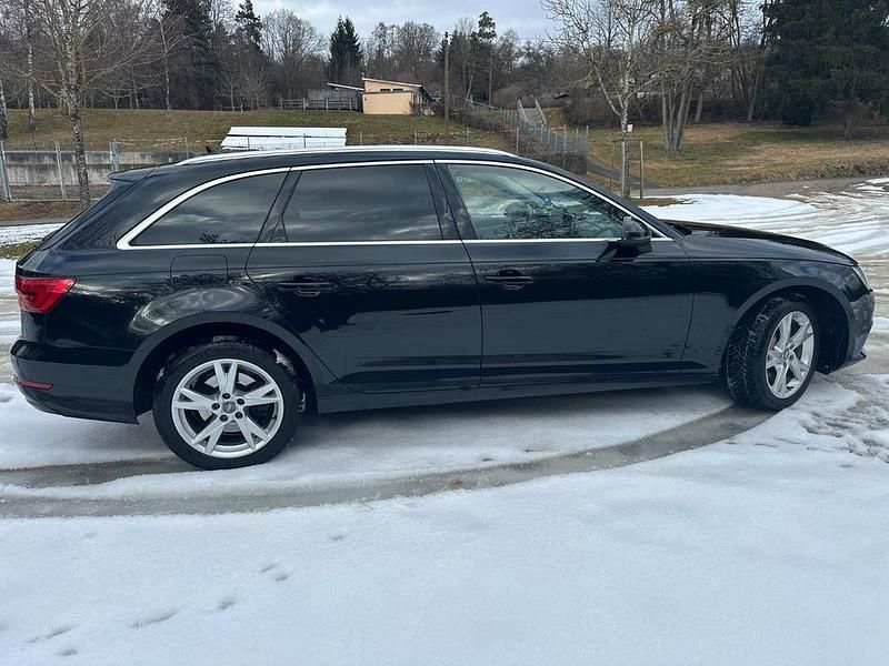 Gebraucht Audi A4 Ambiente 218 PS (160 kW) 2017 Schwarz Kombi