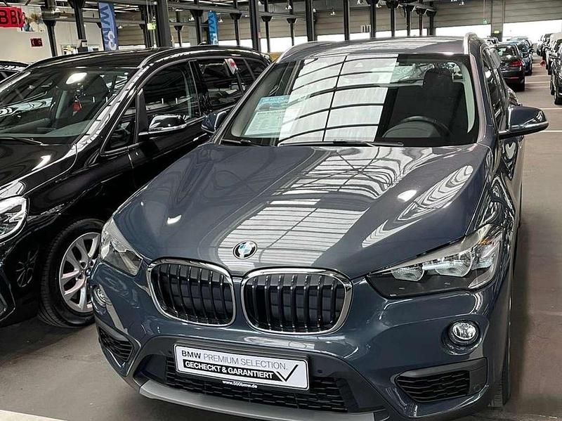 Blau Gebraucht 2018 BMW X1 Advantage SUV | 14.200 € (Guter Preis) - Bild 1/4
