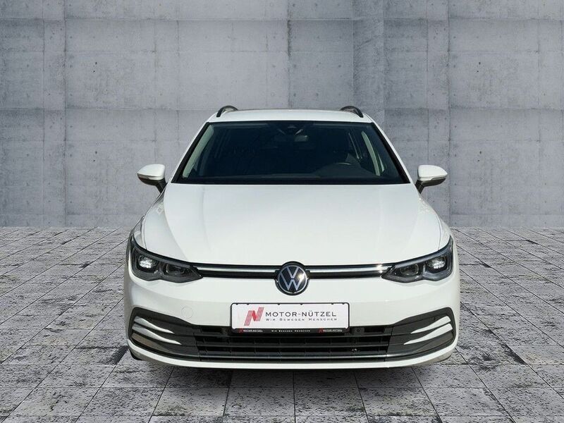 Gebraucht VW Golf VIII Style 150 PS (110 kW) 2022 Weiß Kombi