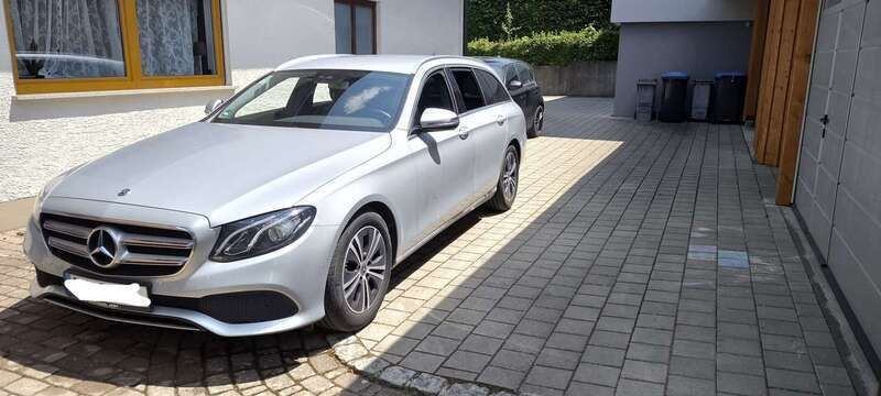 Gebraucht 2018 Mercedes E220 Avantgarde Kombi | 23.500 € (Fairer Preis) - Bild 1/4