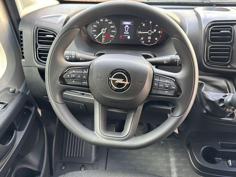 Neu Opel Movano 140 PS (102 kW) 2025 Weiß Van