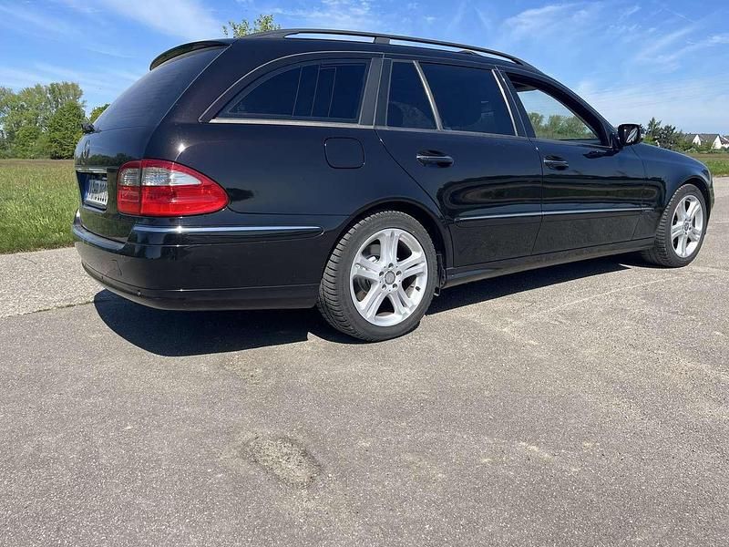 Gebraucht Mercedes E200 Avantgarde 184 PS (135 kW) 2007 Schwarz Kombi