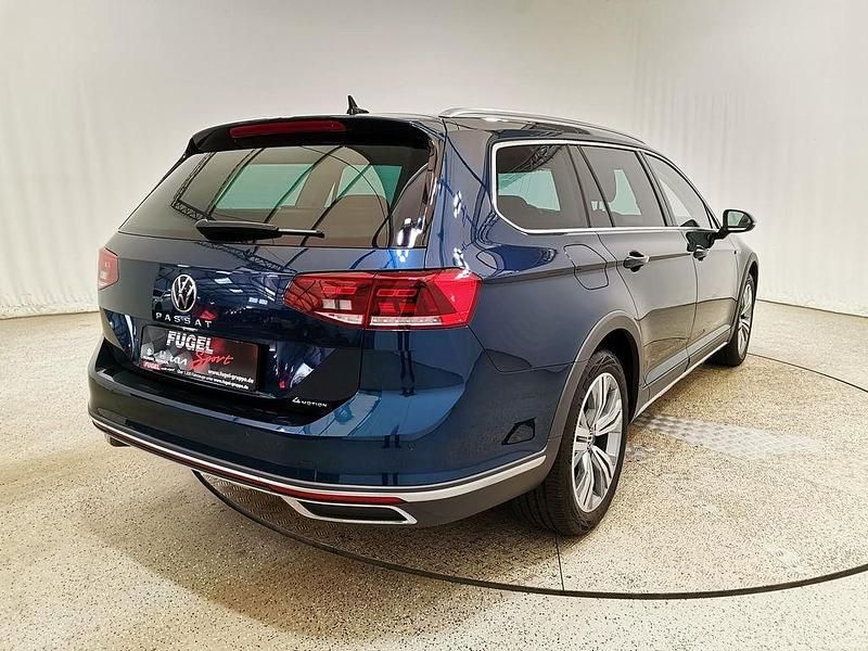 Gebraucht VW Passat Alltrack 200 PS (147 kW) 2022 Aquamarinblau metallic Kombi