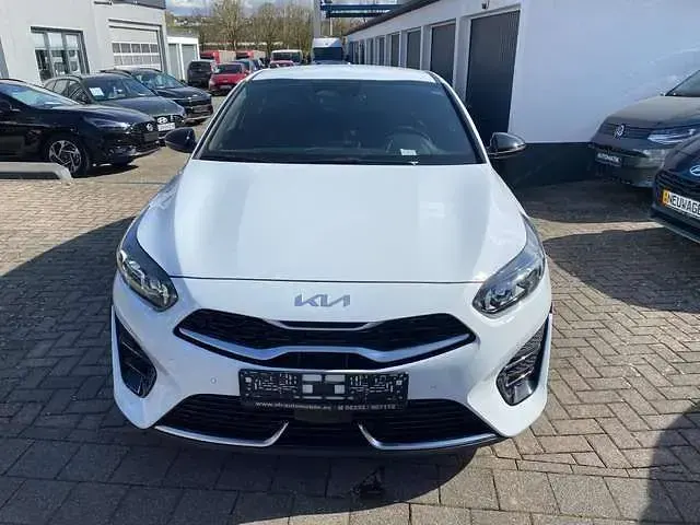 Gebraucht Kia ProCeed GT-Line 140 PS (102 kW) 2025 Carraraweiß Coupé