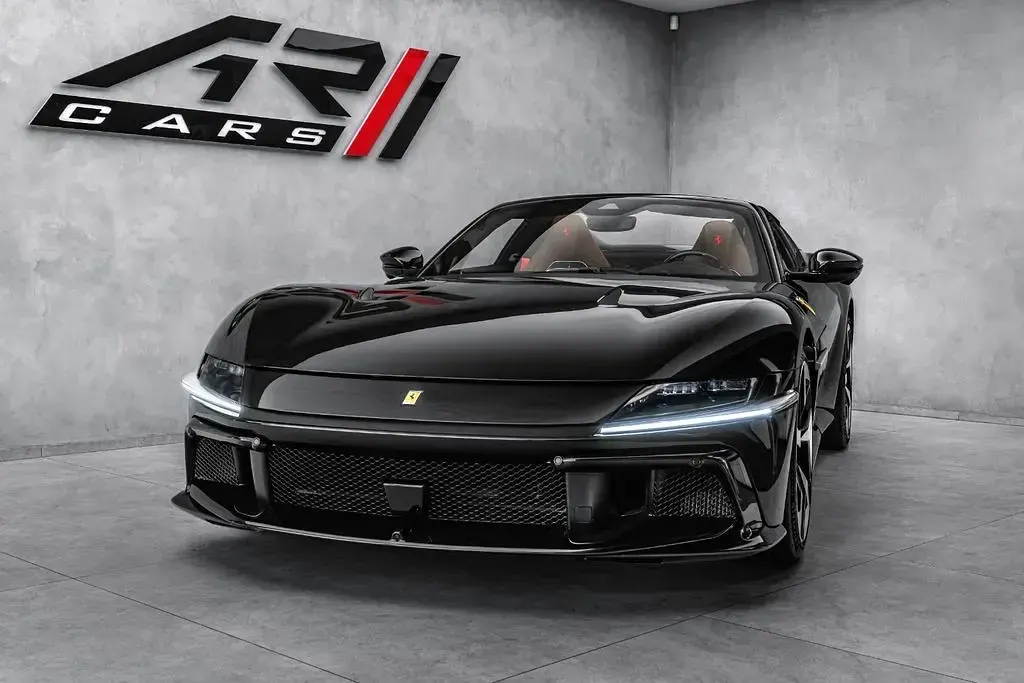 Neu Ferrari 12 Cilindri 825 PS (606 kW) 2026 Schwarz Cabrio