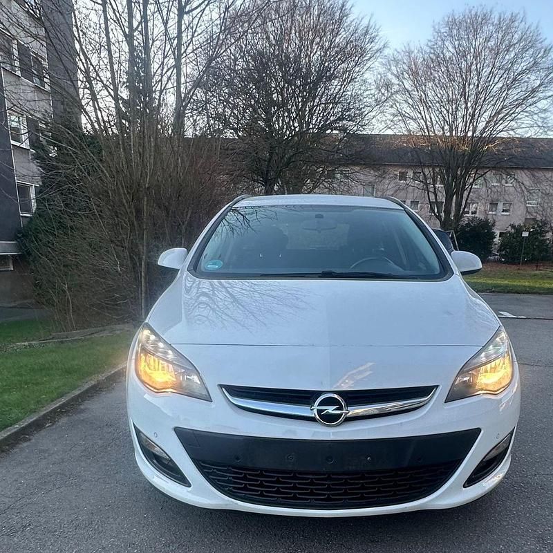 Gebraucht Opel Astra Eco 136 PS (100 kW) 2014 Weiß Kombi