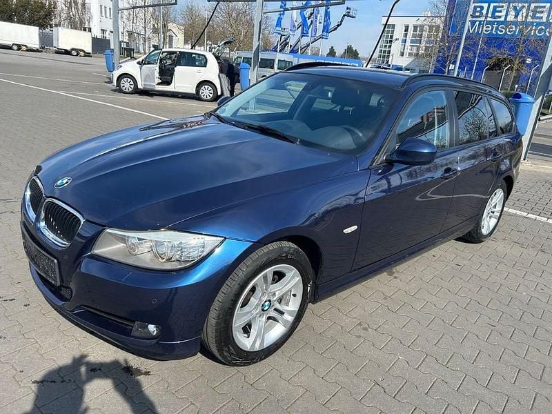 Gebraucht BMW 318 143 PS (105 kW) 2011 Blau Kombi