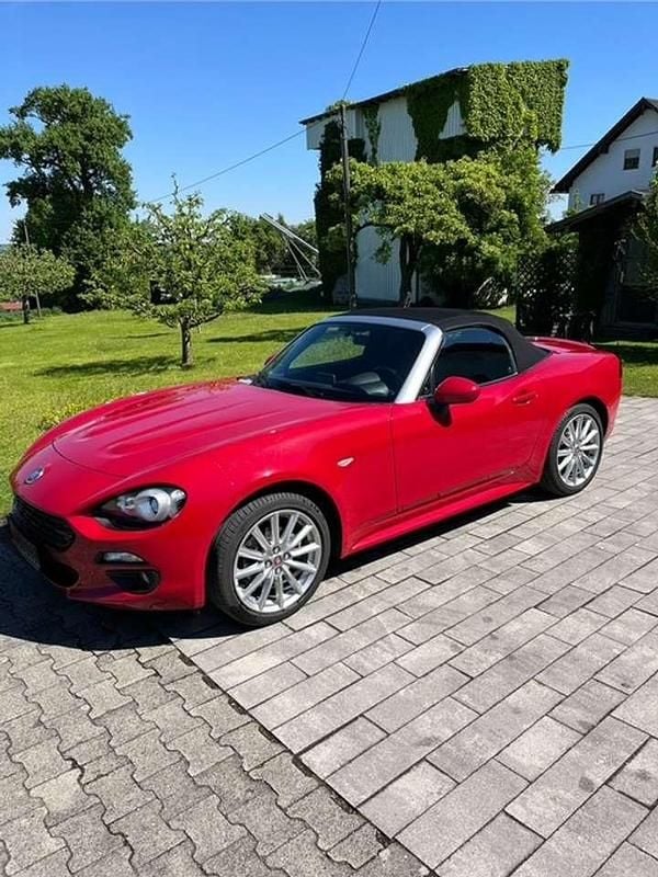 Gebraucht Fiat 124 Spider Lusso 140 PS (102 kW) 2016 Rot Cabrio