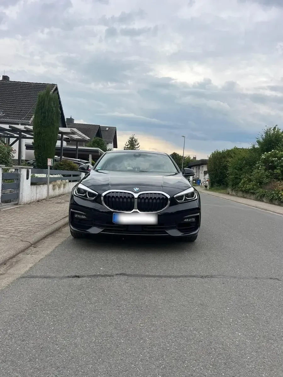 Gebraucht BMW 118 Advantage 140 PS (102 kW) 2020 Schwarz Limousine
