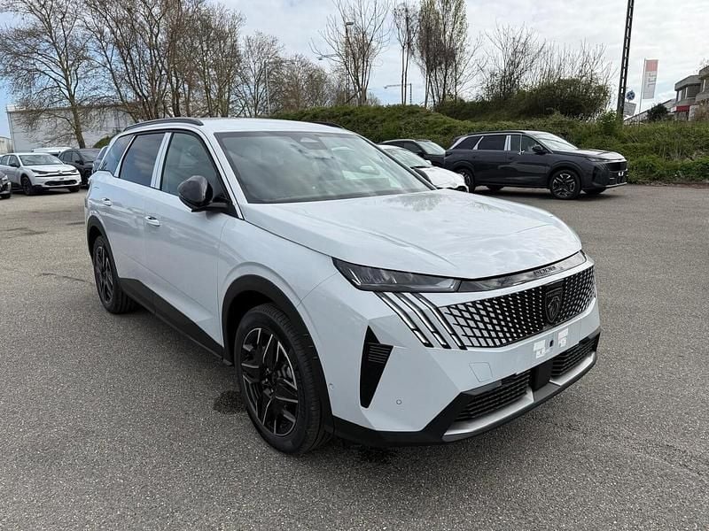 Neu Peugeot 5008 Allure 145 PS (106 kW) 2026 Okenite weiß metallic SUV