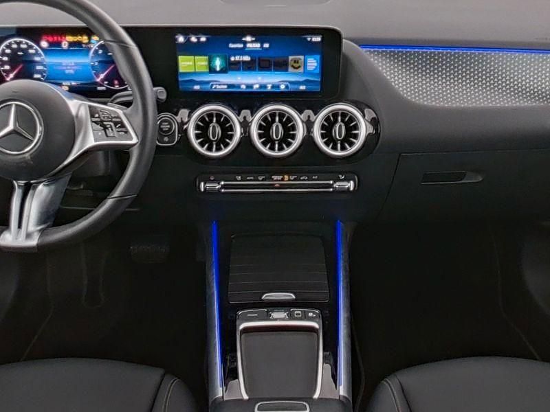 Gebraucht Mercedes B220 Advanced Plus 190 PS (139 kW) 2024 993 patagonienrot Van / Kleinbus