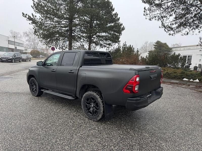 Gebraucht Toyota HiLux Executive 204 PS (150 kW) 2021 Rot Abholung