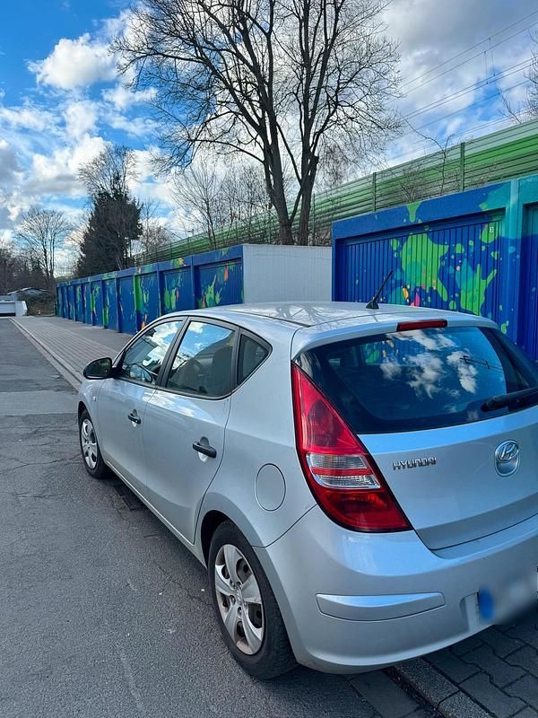 Gebraucht Hyundai i30 112 PS (82 kW) 2009 Grau Kleinwagen