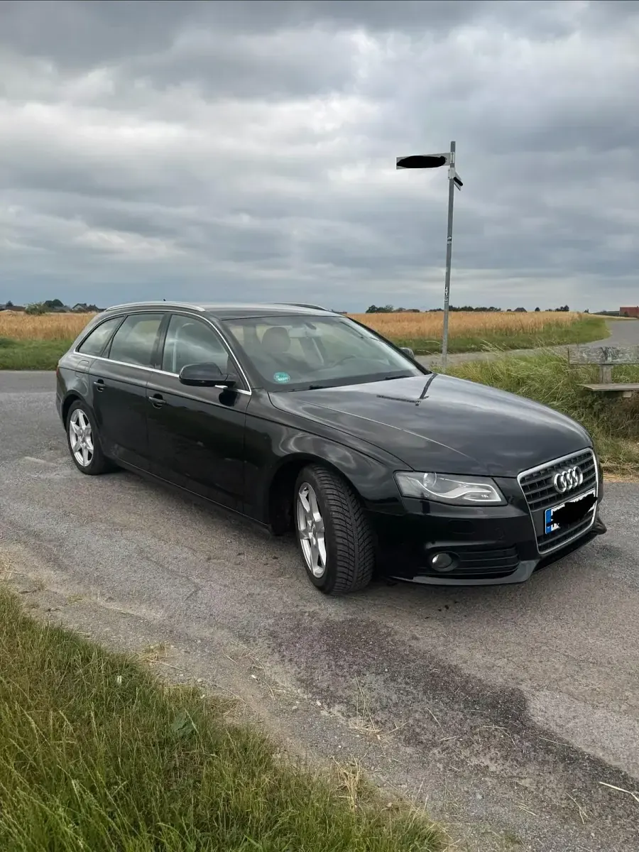 Gebraucht Audi A4 160 PS (117 kW) 2011 Schwarz Kombi