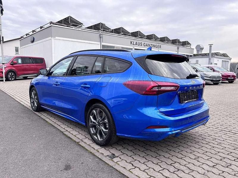 Neu Ford Focus ST-Line X 155 PS (114 kW) 2025 Desert island blue metallic Kombi