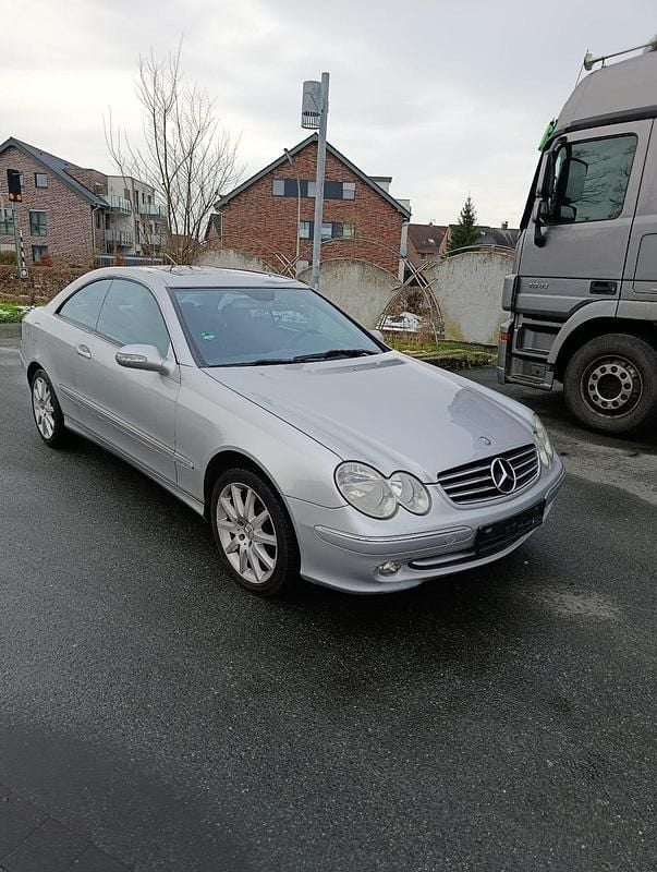 Grau Gebraucht 2004 Mercedes CLK200 Coupé | 2.450 € (Superpreis) - Bild 1/4