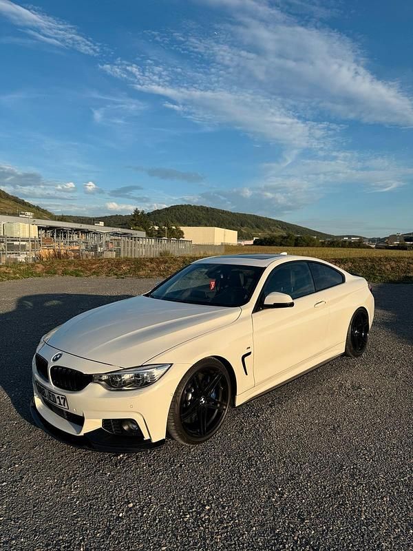 Weiß Gebraucht 2014 BMW 435 M Sport Coupé | 21.800 € (Teuer) - Bild 1/4