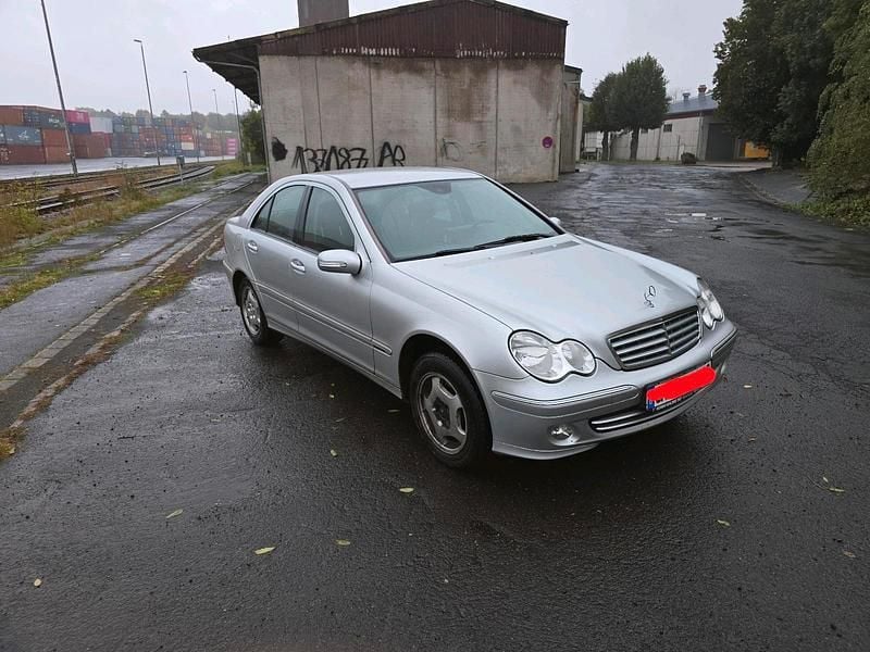 Gebraucht Mercedes C200 163 PS (119 kW) 2004 Silber Limousine
