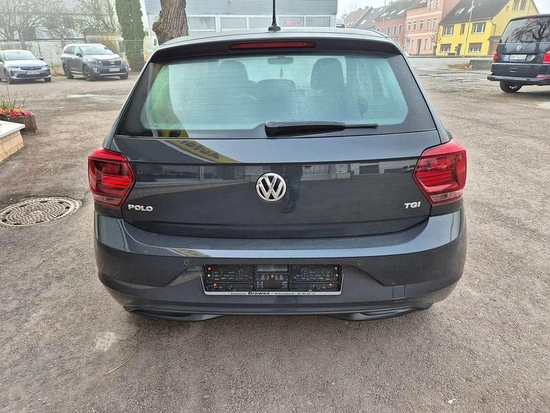 Gebraucht VW Polo Comfortline 90 PS (66 kW) 2018 Uranograu Kleinwagen
