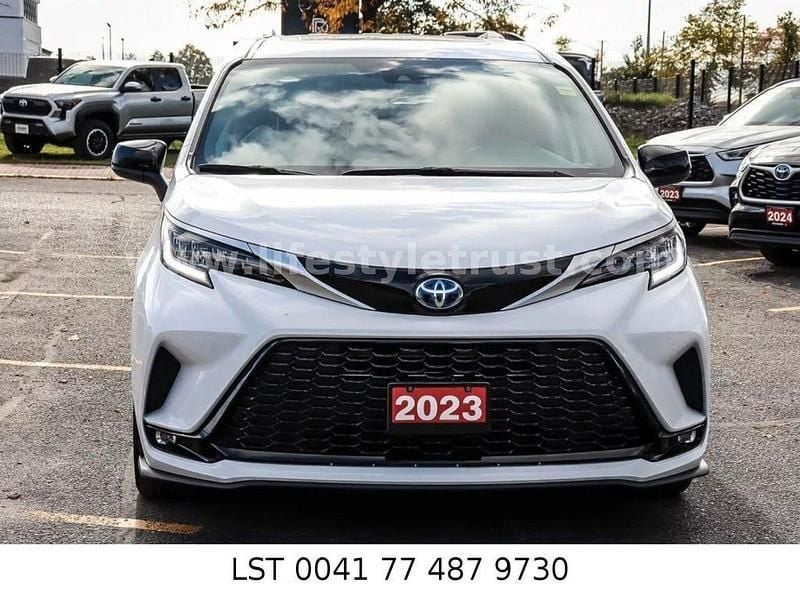 Gebraucht Toyota Sienna T1 249 PS (183 kW) 2023 Weiß Van / Kleinbus