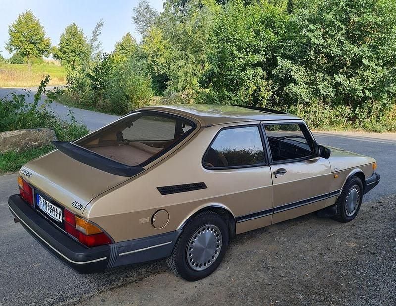 Usata Saab 900 110 CV (80 kW) 1988 Oro Coupé