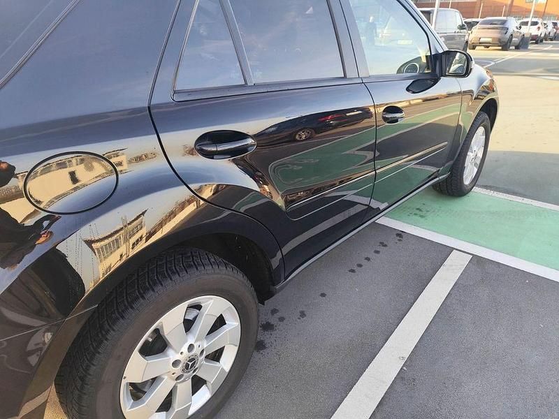 Gebraucht Mercedes ML500 306 PS (225 kW) 2005 Schwarz SUV