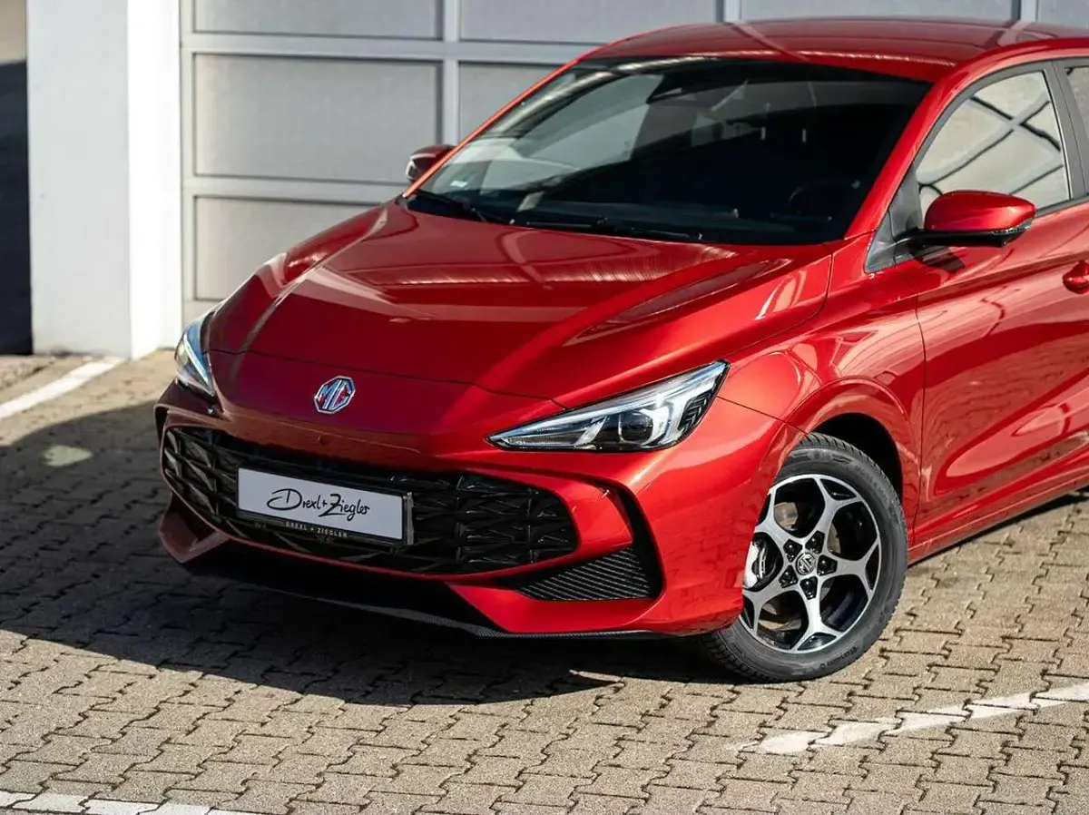 Gebraucht MG MG3 Luxury 194 PS (142 kW) 2026 Diamond red Kleinwagen