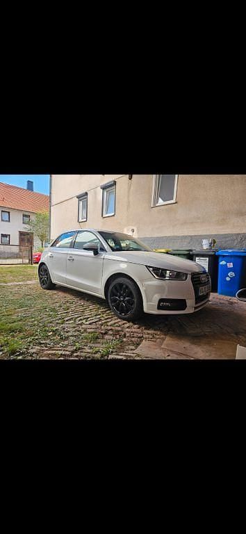Weiß Gebraucht 2015 Audi A1 Sportback Kleinwagen | 7.990 € (Guter Preis) - Bild 1/4