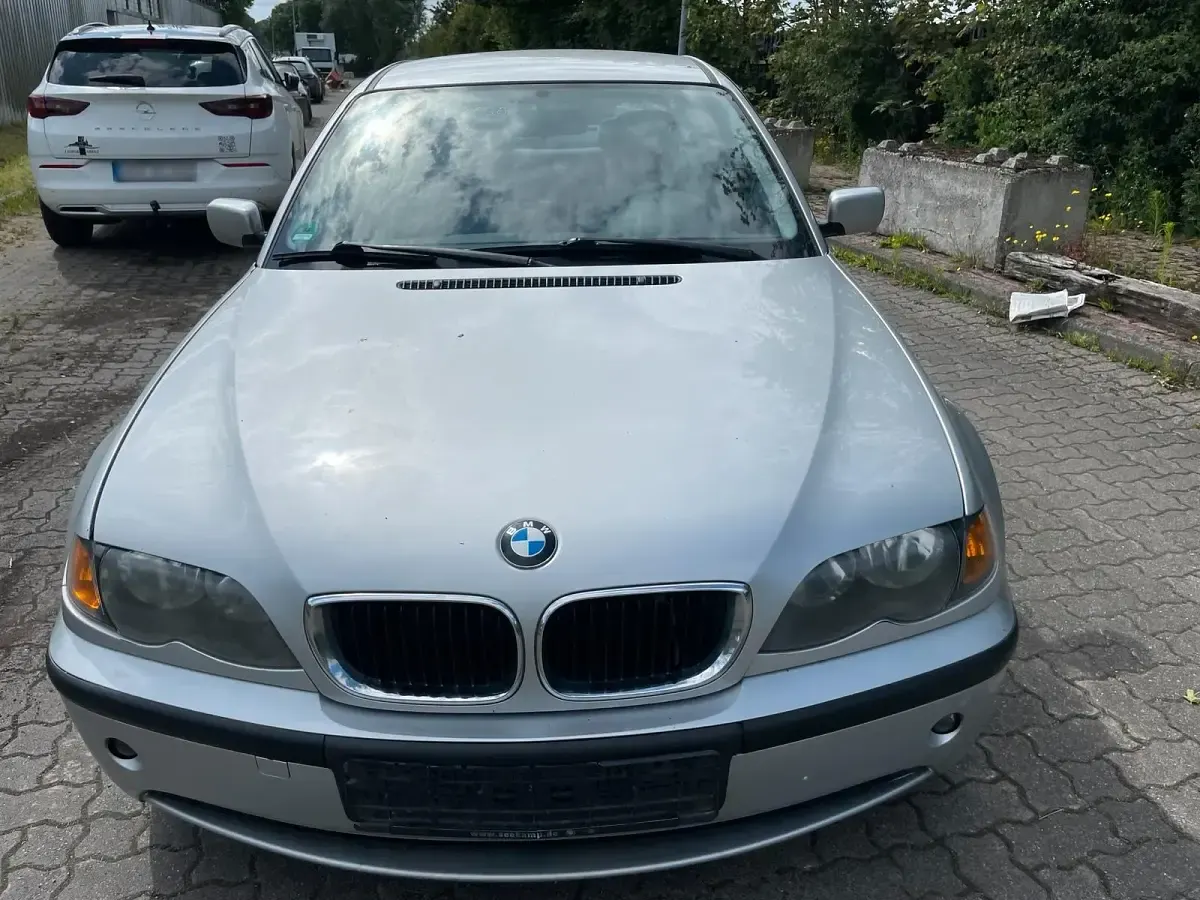 Gebraucht BMW 320 150 PS (110 kW) 2005 Silber Limousine