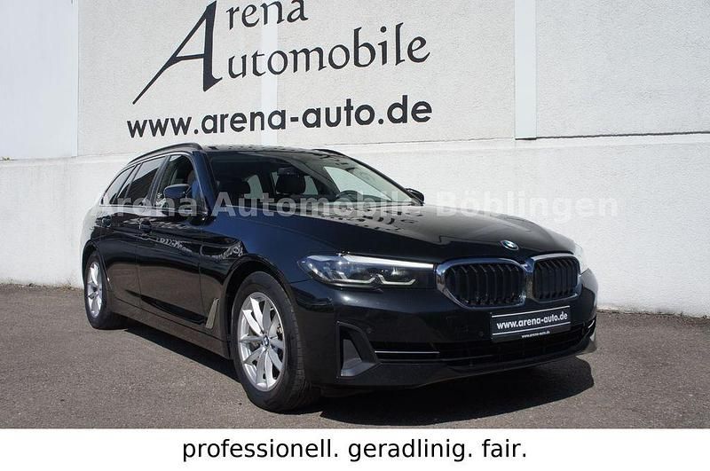 Saphirschwarz Gebraucht 2022 BMW 520 Kombi | 27.600 € (Guter Preis) - Bild 1/4