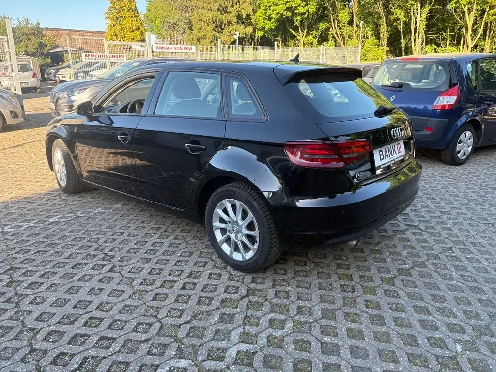 Second-hand Audi A3 Attraction 110 CP (80 kW) 2016 Negru Berlinǎ