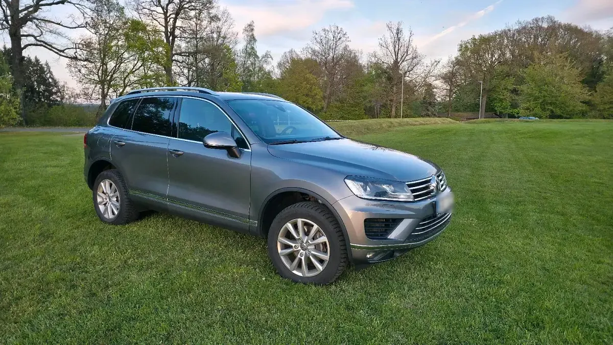 Gebraucht VW Touareg 262 PS (192 kW) 2016 Grau SUV