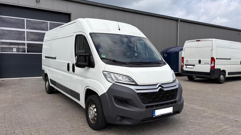 Weiß Gebraucht 2018 Citroën Jumper Van / Kleinbus | 10.499 € (Superpreis) - Bild 1/4