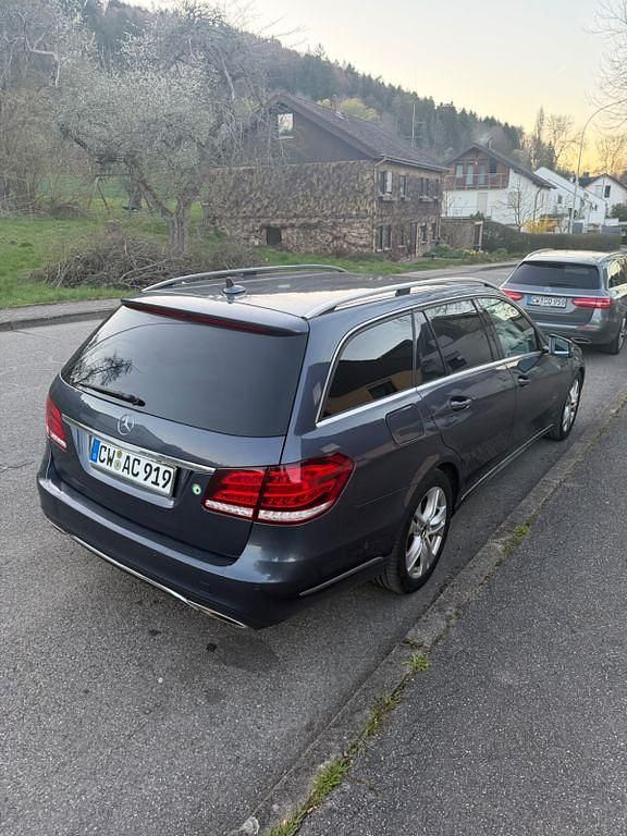 Gebraucht Mercedes E300 Avantgarde 231 PS (169 kW) 2014 Grau Kombi